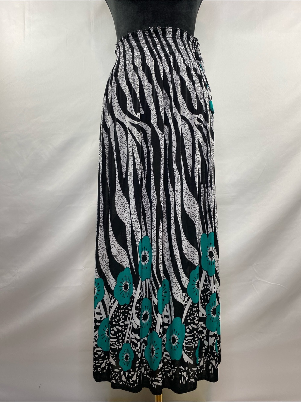 NWOT FC Black White Abstract Teal Floral Smocked Waist Unlined Maxi Skirt Sz S/M